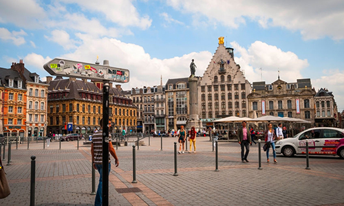 Lille, rue, bâtiments, place - Contact